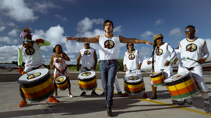 Luan Santana lança hit do carnaval - Foto: Eric Oelke / Divulação