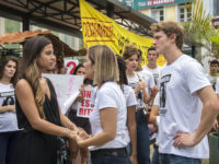 Malhação – Leila é expulsa de manifestação para encontrar Rita
