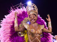 Influenciadora Ísis Lyon estreia com glamour no carnaval de São Paulo