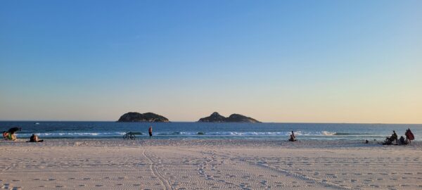 riogaleão Praia da Barra, Rio de Janeiro, em foto de Álvaro Tàllarico