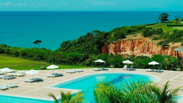Resorts All-Inclusive no Brasil e no exterior oferecem experiências inesquecíveis para celebrar o Réveillon com conforto, gastronomia e paisagens deslumbrantes.