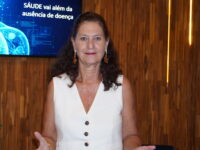 A psicóloga Eliana Sorrini participa do Podcast Papo Transparente sobre a dificuldade das empresas em lidarem com riscos psicossociais