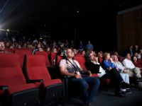 PE: Projeto ALUMIAR lança primeira sala de cinema com acessibilidade para deficientes
