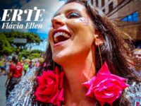 Música: Flávia Ellen celebra o amor e a liberdade no carnavalesco clipe “Flerte”