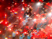 Com show arrebatador, Foo Fighters retorna ao Brasil e emociona fãs