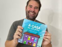 A CASA DAS SETE PORTAS: Ativista pela democratização da leitura, Pedro Gerolimich lança seu primeiro livro infantil no Theatro Municipal 