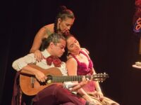 Peça musical “Temperos de Frida”, sobre Frida Kahlo, tem temporada prorrogada devido ao grande sucesso