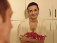 Atriz e produtora Kely Nascimento estrela Cores de Maria, curta-metragem que traz luz à doença rara