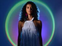 A cantora Clariá é uma das convidadas da Roda do Sha no Jungle Garden Pub, quando canta a autoral ’21’ e uma releitura de Elis