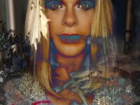 O multiartista Thiago Prado apresenta a exposição “Femininos”, no Jockey Club de SP, trazendo a diversidade das personas femininas