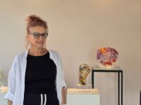 “De volta para o presente”: Elvira Schuartz reabre seu “Espaço Zero” para abrigar criações e criadores da arte em vidro com a exposição