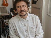 Felipe Habib : artista encerra 2025 com agenda que une cinema, teatro, literatura e música