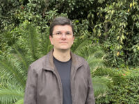 Novo romance do escritor carioca Ricardo Bernhard explora os limites psicológicos da convivência num experimento claustrofóbico e insólito