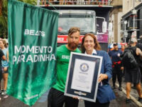 Beats conquista título GUINNESS WORLD RECORDS™ no Bloco da Anitta com maior distribuição de garrafas de água em uma hora