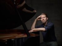 Detentor de inúmeros prêmios e com 11 indicações ao Grammy, o pianista Leif Ove Andsnes se apresenta no Theatro Municipal do Rio de Janeiro