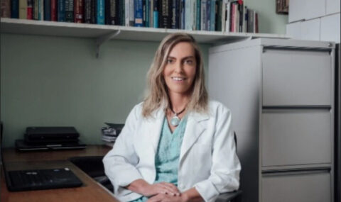 Tatiana Sampaio, bióloga da UFRJ, ganhou destaque internacional ao desenvolver a polilaminina