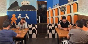 Entre risadas e estratégias, casarão do Catete abriga mais de 750 jogos de tabuleiro!