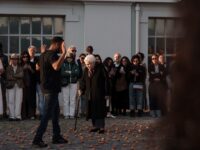 Anna Maria Maiolino apresenta a performance KA no Museu do Amanhã, após ter passado pelo MAAT, em Lisboa