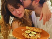 Alex Pucci lança mistura culinária e rock em “Lucy”.