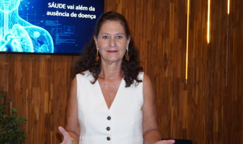 A psicóloga Eliana Sorrini participa do Podcast Papo Transparente sobre a dificuldade das empresas em lidarem com riscos psicossociais