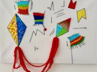 A exposição ‘Tramas”, de Patrícia Secco, recebe para uma visita guiada, dez adolescentes e monitoras, do Centro Comunitário Terra dos Homens, projeto da Associação Brasileira Terra dos Homens, no Centro Cultural Correios