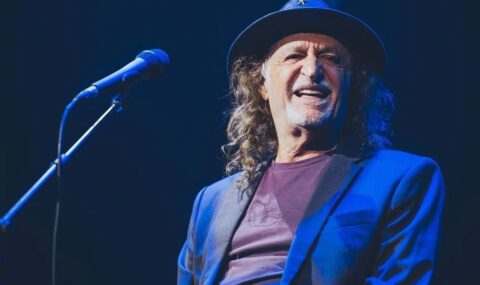 Canal Brasil celebra 80 anos de Alceu Valença com exibição de documentário e show especial no dia do aniversário do artista