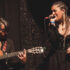A cantora Amanda Mendonça retorna aos palcos com o show ‘Xodó em Flor’, versão acústica, no Espaço Cenáculo, no próximo dia 26/06