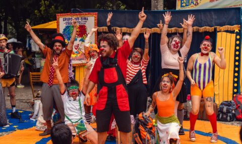 O instituto cultural ESLIPA, apresenta o espetáculo gratuito “Sonhos, palhaçadas e outras utopias”, dia 25/07, no Largo do Machado