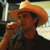 Com Felipe Simas como lendário locutor de rodeios, ‘Asa Branca – A Voz da Arena’ estreia no Telecine