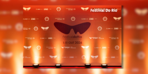 Superprodução ‘100 Dias’, ‘Club Kid’, ficções nacionais e exibição do clássico ‘Cão Sem Plumas’ estão entre os destaques deste sábado.